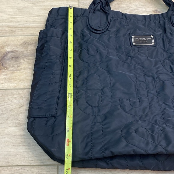 Marc Jacob’s | Tate Tote | Quilted Nylon Large Tote Bag - Picture 15 of 16